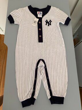 NWT NY Yankees Onesie 24 Months Official Merchandise